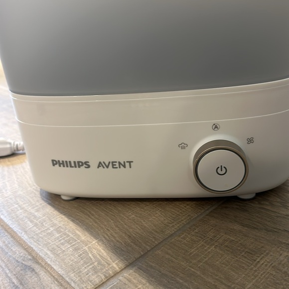 Philips Avent bottle sterilizer and dryer. - Picture 3 of 8